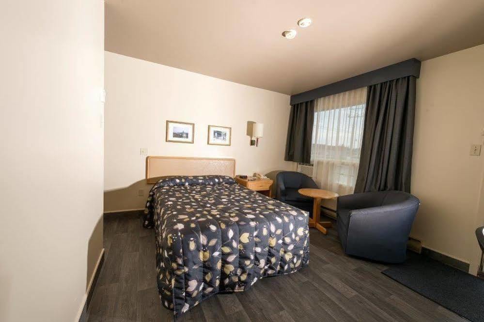 Motel Le Boreal Baie-Comeau Exteriör bild