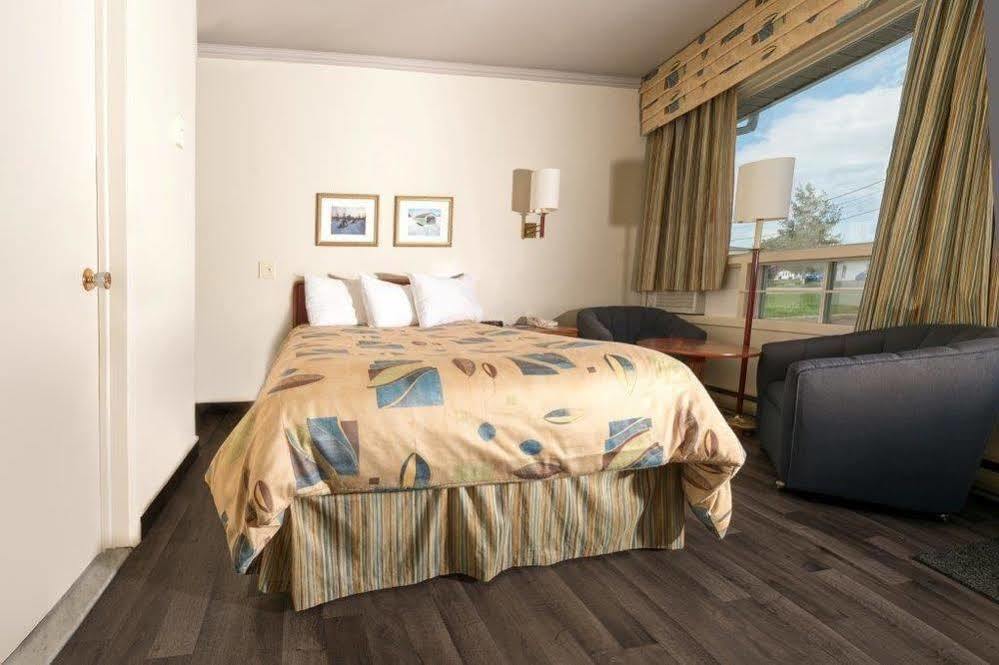 Motel Le Boreal Baie-Comeau Exteriör bild